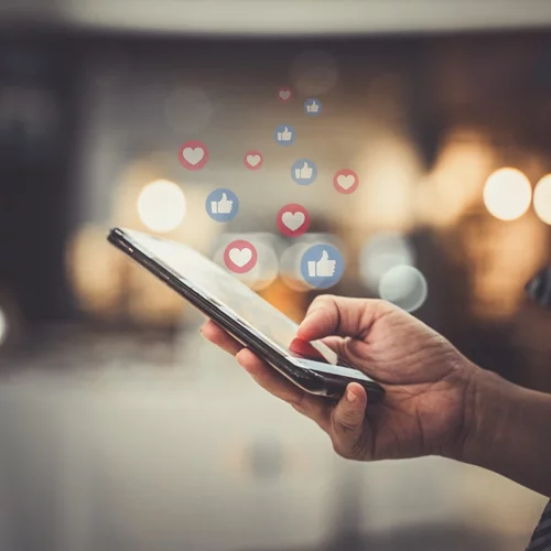 Ανάλυσε Το | Τι είναι το FOLO, το νέο FOMO;