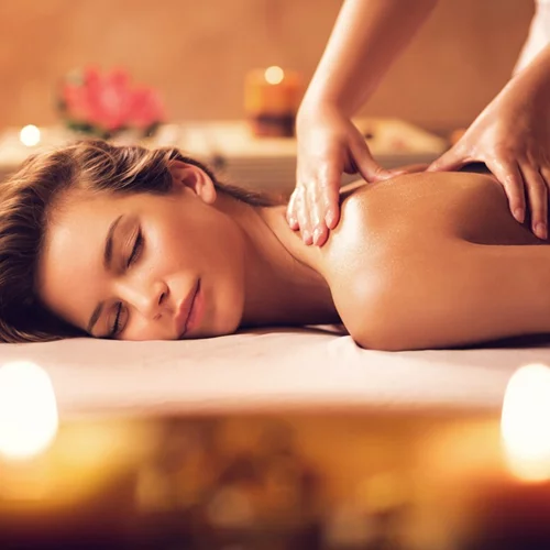 Candle Massage | Μια ξεχωριστή εμπειρία χαλάρωσης σώματος με κεριά