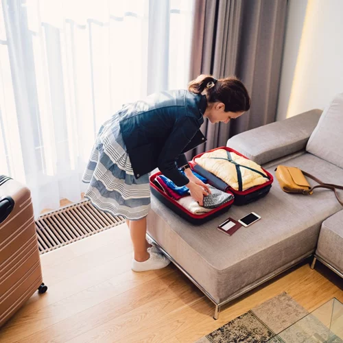 Ταξίδι στο εξωτερικό | Όλα όσα αγνοείς αλλά χρειάζεσαι να έχεις μαζί σου