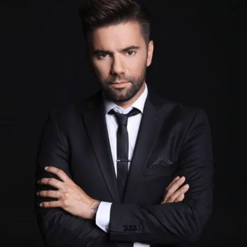 Θοδωρής Μαραντίνης | Δες τον να ποζάρει με την αδελφή του!