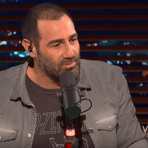 Αντώνης Κανάκης | Η γλυκιά αφιέρωση στη μαμά του on air