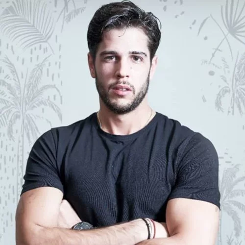 Survivor | Ποιος είναι ο πανελίστας, μοντέλο και ιχθυοπώλης, Βασίλης Σίμος, που μπήκε στο reality;