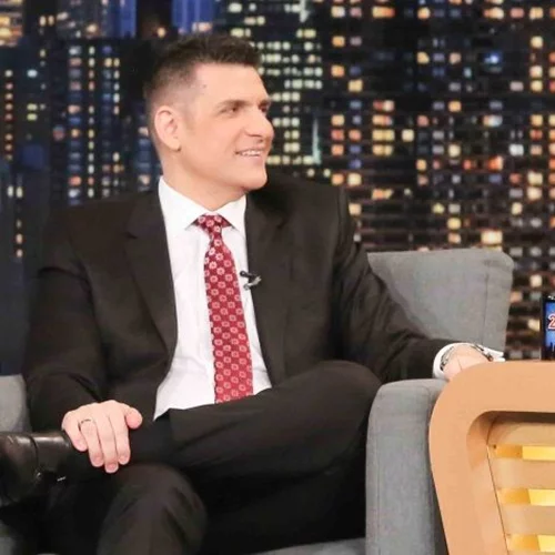 Αγνώριστος ο Χρίστος Αντωνιάδης |  Έχασε περισσότερα από 20 κιλά & αποκάλυψε γιατί εγκατέλειψε το τραγούδι