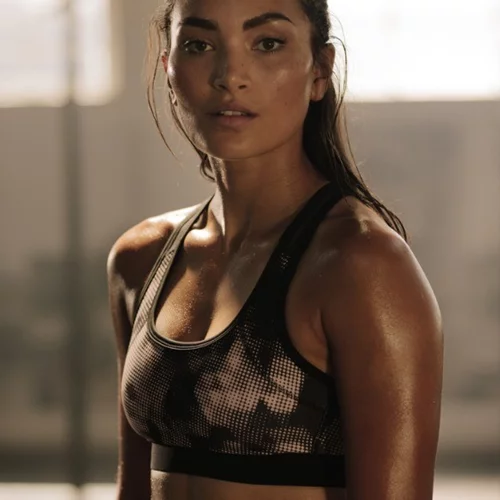 Όσα κανείς δε σου λέει για την αυξητική στήθους | Τα καλύτερα ενθέματα, το κόστος, ο θηλασμός