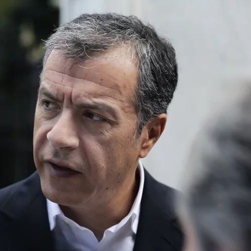 Σταύρος Θεοδωράκης | Δες τον στο θέατρο με την κόρη του, Αργυρώ