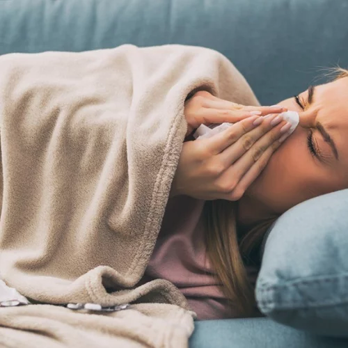 Πώς θα ενισχύσω το ανοσοποιητικό μου και δε θα αρρωσταίνω | Οι κινήσεις που θα βοηθήσουν τον οργανισμό σου