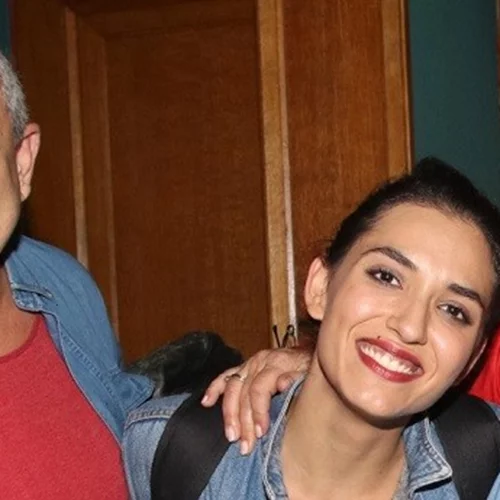 Ελισάβετ Κωνσταντινίδου - Ταξιάρχης Χάνος | Στο θέατρο για να δουν την κόρη τους, Μαρία Χάνου