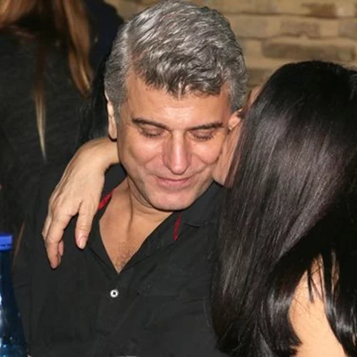 Βλαδίμηρος Κυριακίδης - Έφη Μουρίκη | Σπάνια βραδινή έξοδος για το ζευγάρι που είναι μαζί σχεδόν 30 χρόνια