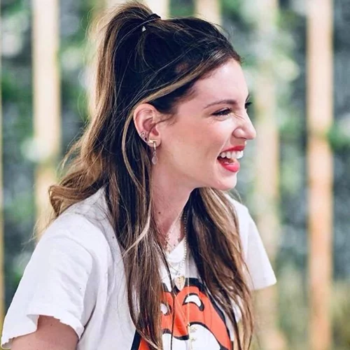 Αθηνά Οικονoμάκου | Φωτογραφίες από το party των γενεθλίων της (η έκπληξη στο γραφείο & οι τέσσερις τούρτες)