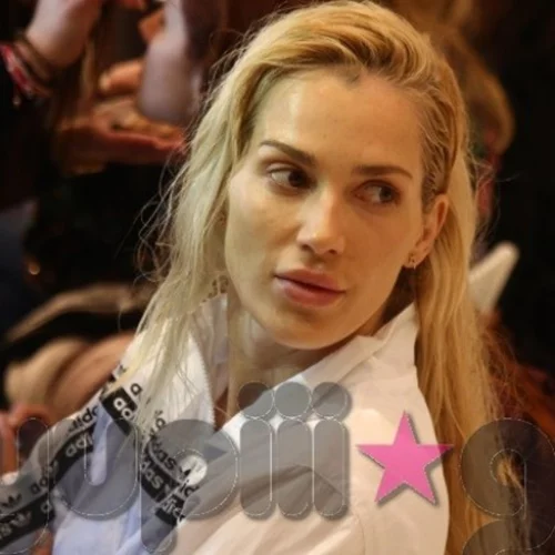 Βικτώρια Καρύδα Επέστρεψε στις πασαρέλες λίγους μήνες μετά τη δολοφονία του συζύγου της