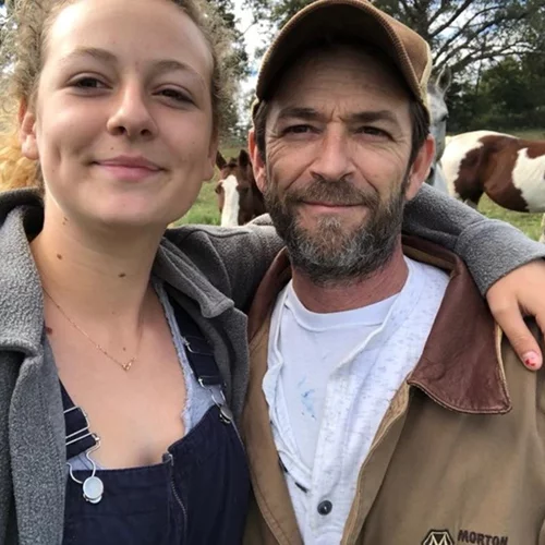 H κόρη του Luke Perry απαντά σε όσους την κατηγορούν