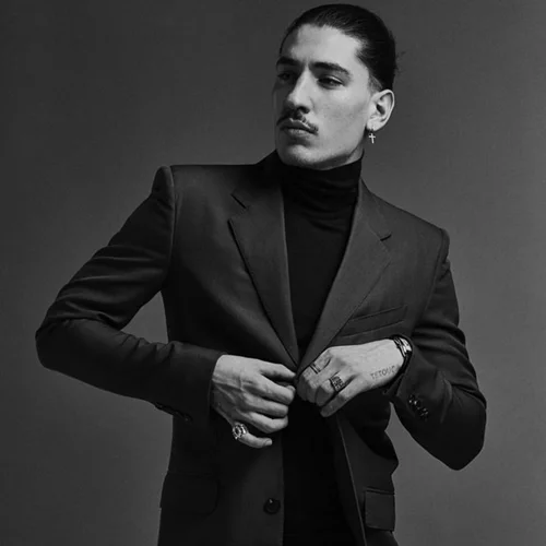 Hector Bellerin | Αυτός είναι ο πιο κομψός ποδοσφαιριστής σύμφωνα με την Vogue!