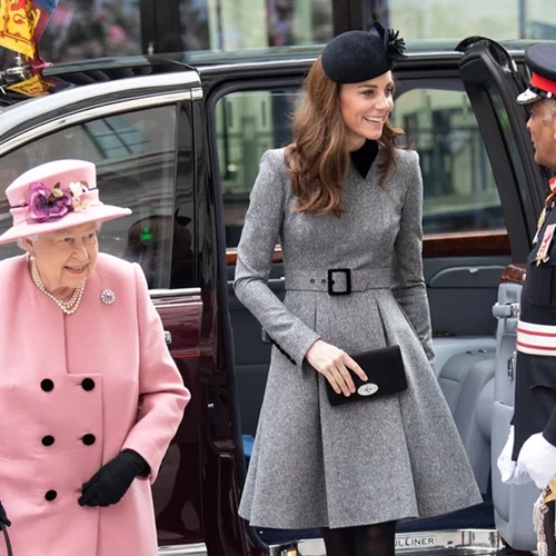 Kate Middleton | Η σπάνια κοινή εμφάνιση με την Βασίλισσα Ελισάβετ