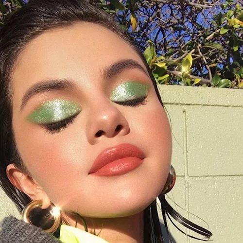 Πράσινη σκιά | Φέτος, θα την φορέσεις, σίγουρα! Μάθε πώς