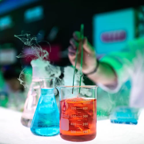 Αυτή είναι η ΚΥΑ για την εστίαση και την ψυχαγωγία: Μόνο εμβολιασμένοι στα υπαίθρια κέντρα διασκέδασης