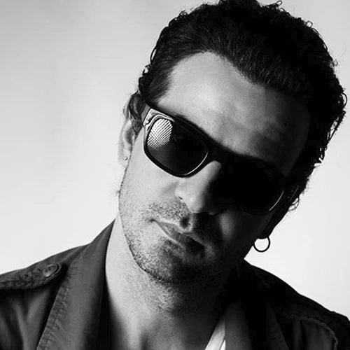 Ο Νίνο άνοιξε το σπίτι του | Δες πώς στόλισε