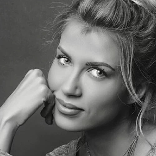 Σάντυ Κουτσοσταμάτη | Στην πολιτική η πιο όμορφη ψυχολόγος της Ελλάδας