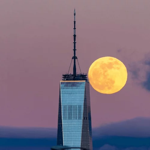 Υπερπανσέληνος των σκουληκιών | Οι εντυπωσιακές φωτογραφίες από το αστρονομικό φαινόμενο