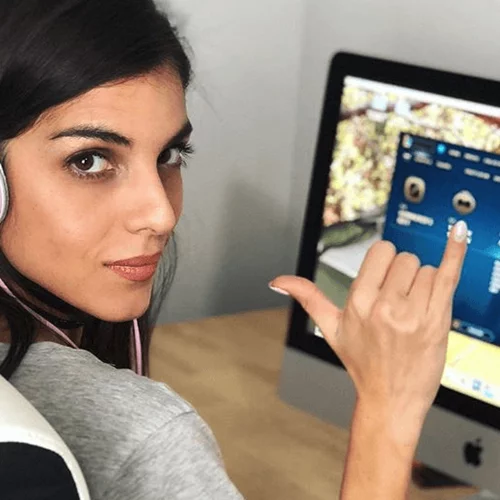 Άννα Μαρία Βέλλη | Όσα δεν ξέρεις για την συμπαρουσιάστρια του Πέτρου Κωστόπουλου που το όνομά της ακούστηκε έντονα αυτές τις ημέρες