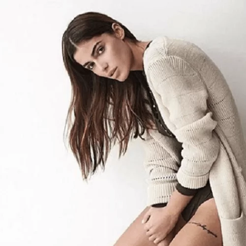 Ιωάννα Μπέλλα | Ένα μήνα μετά την αφαίρεση του υαλουρονικού έχει αρχίσει να φαίνεται διαφορά στα χείλη της (νέα φωτογραφία)