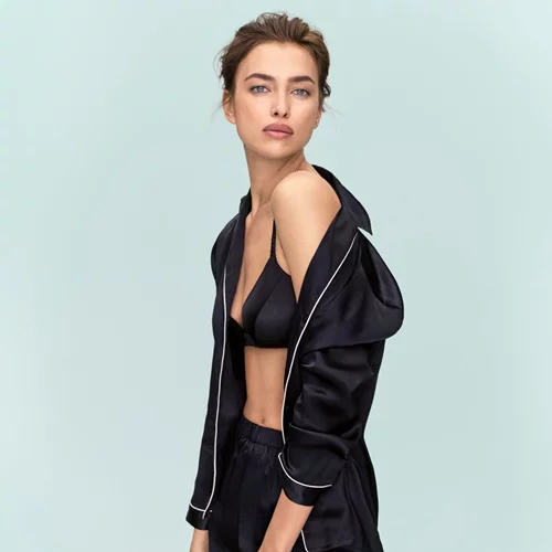 Πώς θα φορέσεις τα μεταξωτά ρούχα με casual look; Πάρε ιδέες από την Irina Shayk για θηλυκό στυλ