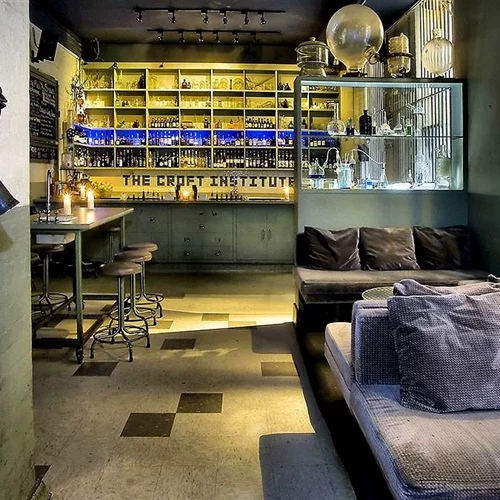 Τα πιο ωραία κρυμμένα bars του πλανήτη και πώς θα τα βρεις