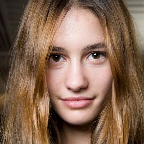 Πώς να περιποιηθείς τα μαλλιά σου με φυσικά συστατικά