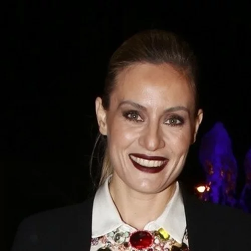 Κάντο όπως η Ελεονώρα Μελέτη | Να τι μπορείς να φορέσεις όταν δεν έχεις "τίποτα να φορέσεις"