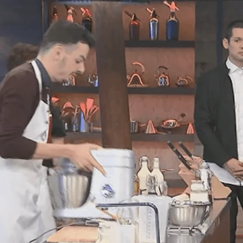 MasterChef | Η ερωτική δοκιμασία που «τρέλανε» τους παίκτες και τέσσερις υποψήφιοι προς αποχώρηση!