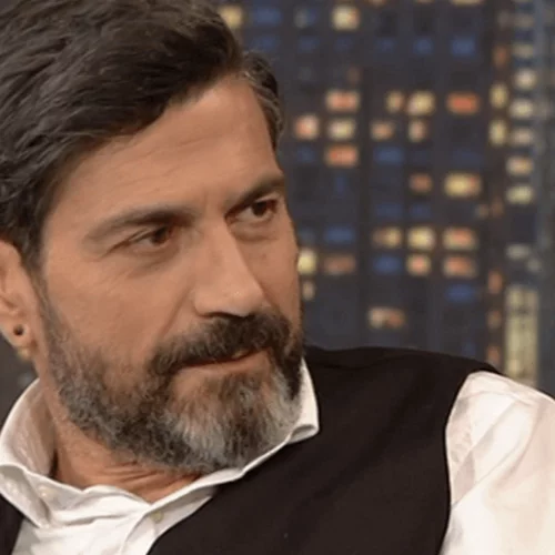 Κώστας Φαλελάκης | Ο έρωτας με τον Μηνά Χατζησάββα που κράτησε 25 χρόνια & ο ξαφνικός θάνατος που τους χώρισε