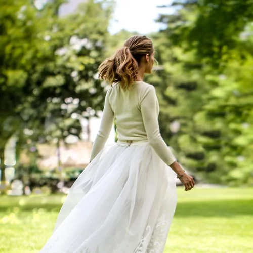 Φόρεμα αντί για νυφικό; Βρήκαμε τα 14 πιο ωραία αν θέλεις να είσαι μια διαφορετική νύφη