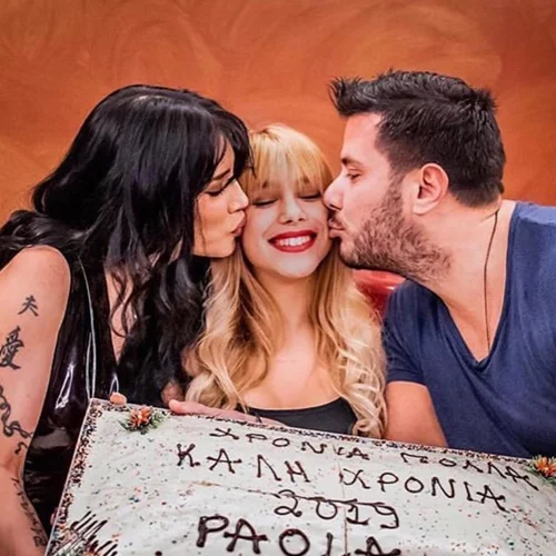 Παολίνα | Η -ξανθιά πλέον- 16χρονη κούκλα κόρη της Πάολα μοιάζει απίστευτα στην τραγουδίστρια (φωτογραφίες)