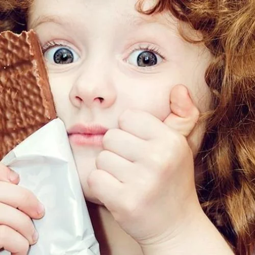 5 τρόφιμα που συμβάλλουν στην κακή διάθεση και στις αλλαγές συμπεριφοράς τα παιδιά