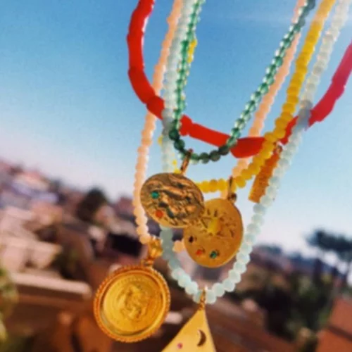 Μόλις βρήκαμε τα πιο καλοκαιρινά κολιέ που δεν θα μπορείς να αποχωριστείς