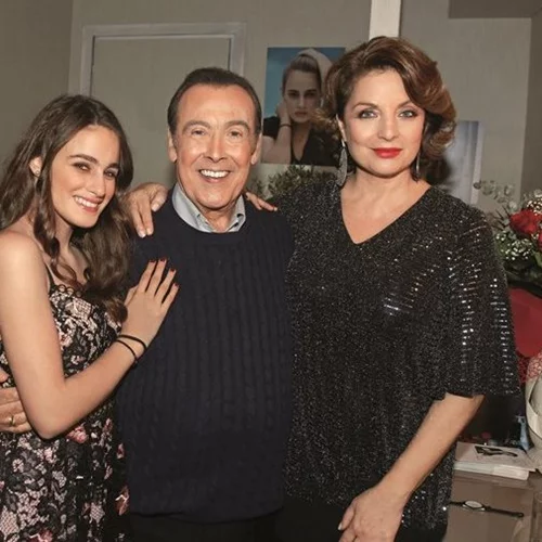 Μαρία Βοσκοπούλου | Η κόρη του Τόλη Βοσκόπουλου και της Άντζελας Γκερέκου παραδίδει μαθήματα στιλ