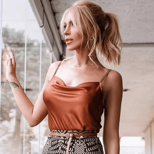 Κατερίνα Καινούργιου | Τα πλάνα δίπλα στα νυφικά και το σχόλιό της στους followers για το γεγονός