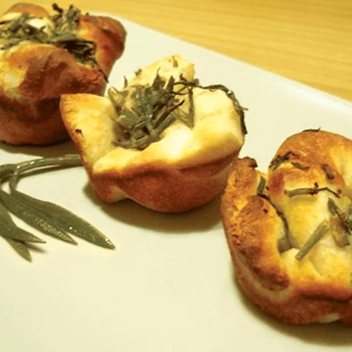 Αφράτα αλμυρά ψωμάκια με κρίταμο