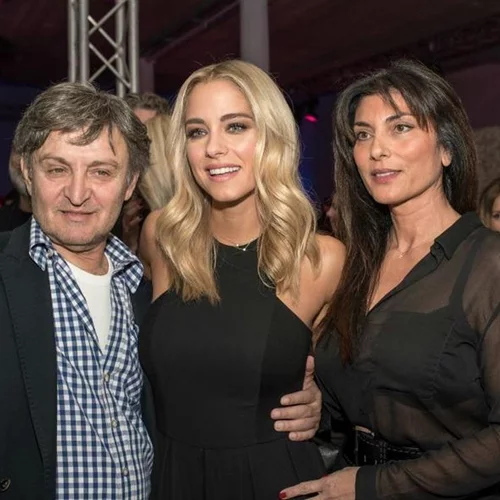 Δούκισσα Νομικού | Δες το δώρο που έκανε στην κούκλα μητέρα της που είχε γενέθλια