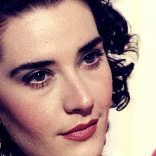 Τάνια Καψάλη | Δες πώς είναι σήμερα η "Τατιάνα Δράκου" από τη "Λάμψη", 24 χρόνια μετά