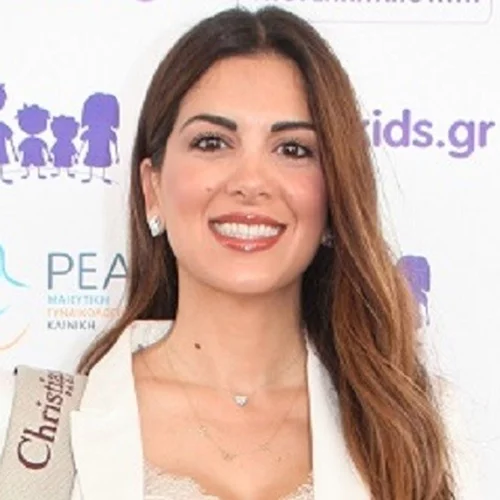 Ναι ή όχι; Δες πώς συνδύασε η Σταματίνα Τσιμτσιλή τις διάφανες γόβες της