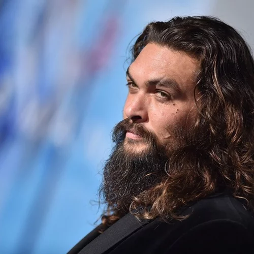 Ουάου! Ο Jason Momoa ξύρισε το μούσι του μετά από 7 χρόνια!