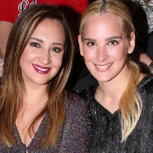 Seeing Double | Η Κλέλια και η Άννη Πανταζή φωτογραφίζονται στο Instagram επιδείκνυοντας τις φουσκωμένες κοιλίτσες τους