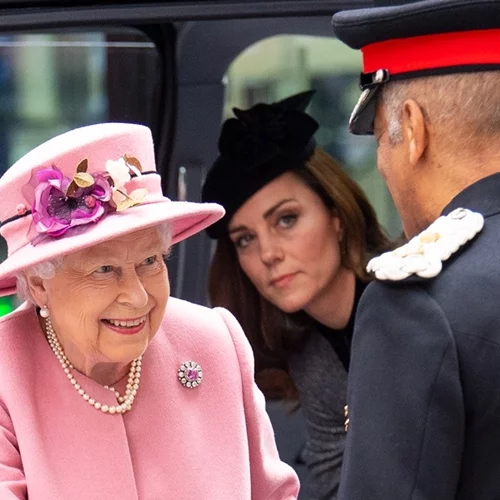 Kate Middleton | Κι όμως η Βασίλισσα Ελισάβετ την «έκραξε» για τα ρούχα της