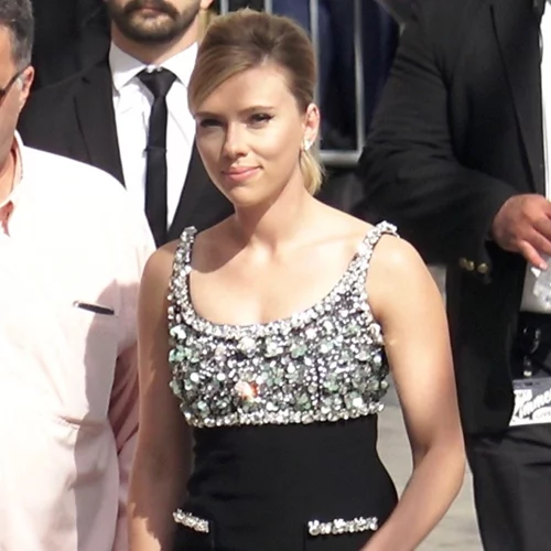 Η Scarlett Johansson σκέφτεται μία καριέρα στην πολιτική