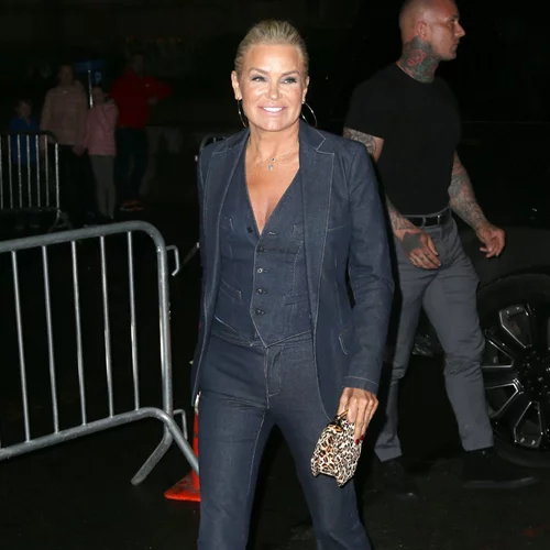 Yolanda Hadid | Η μαμά των Bella & Gigi Hadid ξεχωρίζει για το στυλ της