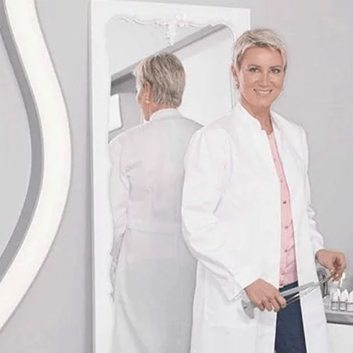 Πώς είναι σήμερα η Νατάσα Παζαΐτη | Η αλλαγή στο look και τα μαλλιά της και η αποκάλυψη για την ηλικία της!