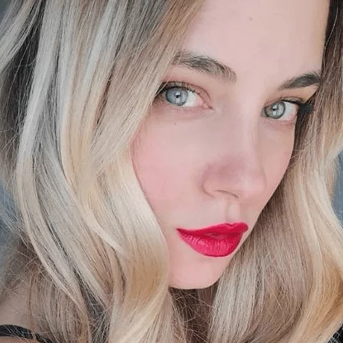 Δούκισσα Νομικού | Μας ξάφνιασε η αλλαγή στα μαλλιά της! Τι χρώμα τα έκανε;