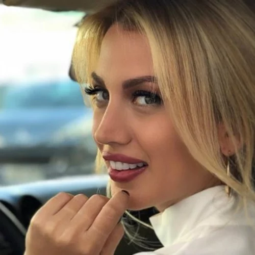 Κωνσταντίνα Σπυροπούλου | Απόδραση στη Μύκονο