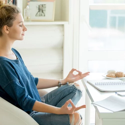 Δεν είσαι έτοιμη για τη μέθοδο Marie Kondo; Να μερικοί απλοί τρόποι για να αρχίσεις