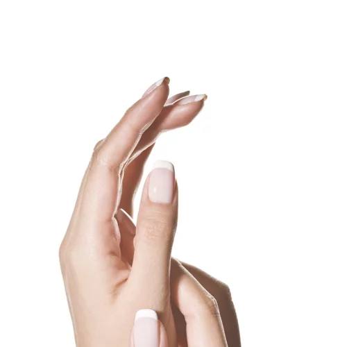 Τα side stripes nails είναι το πιο κομψό σχέδιο να κάνεις στα νύχια σου τώρα